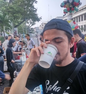 Sada Coffee bagikan kopi gratis di Acara Medan Car Free Day