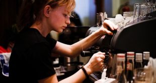 Perbedaan Barista dan Bartender